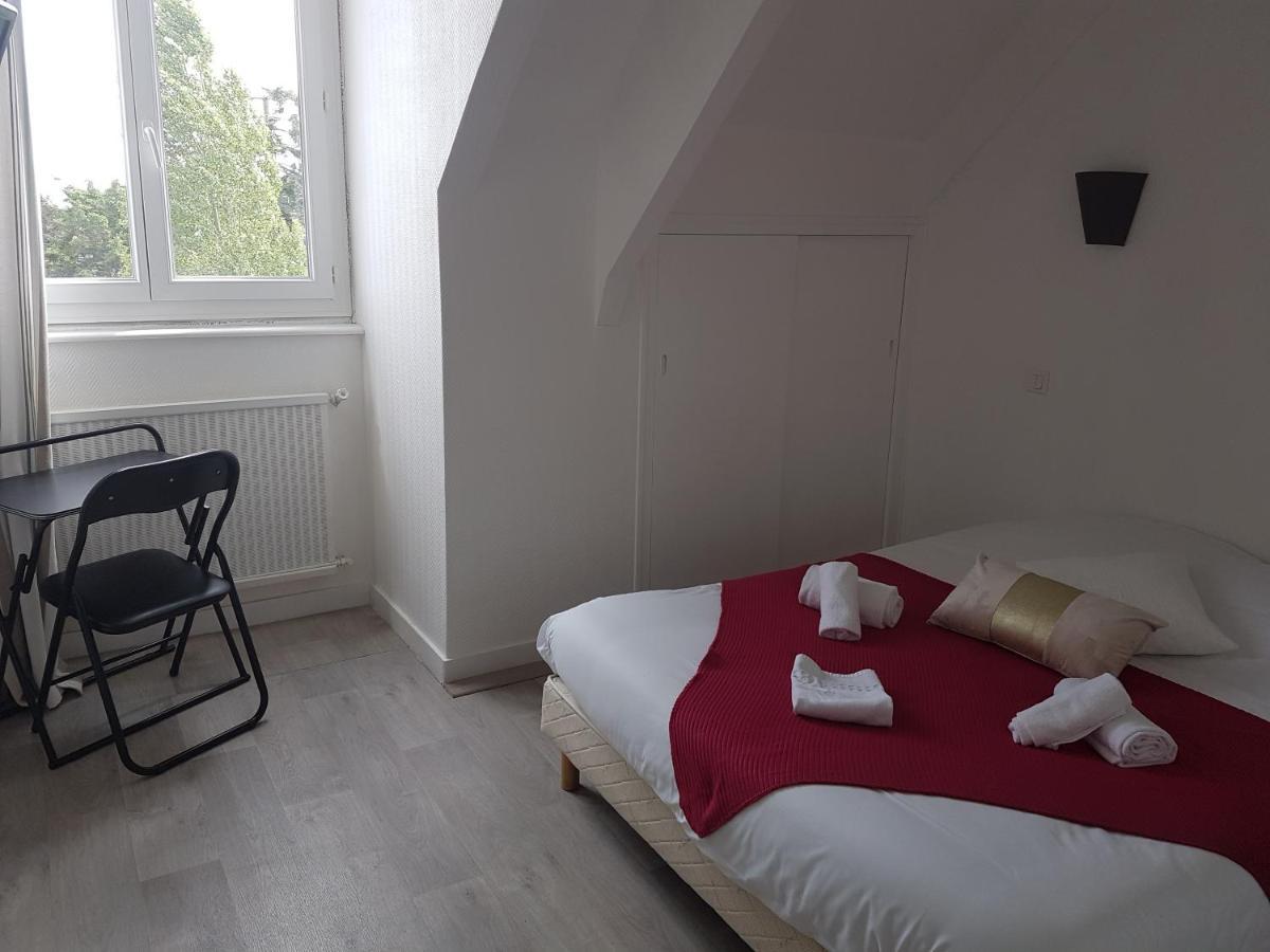 Auberge Le Guinefort Lehon ภายนอก รูปภาพ
